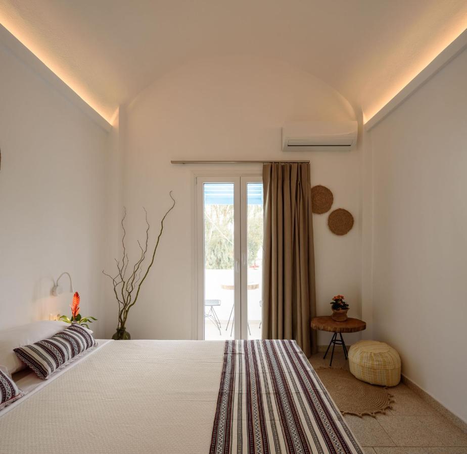 Cal Day Rooms Santorini Perissa  Bagian luar foto