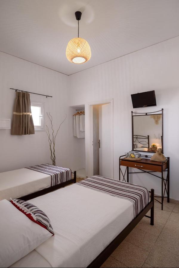 Cal Day Rooms Santorini Perissa  Bagian luar foto