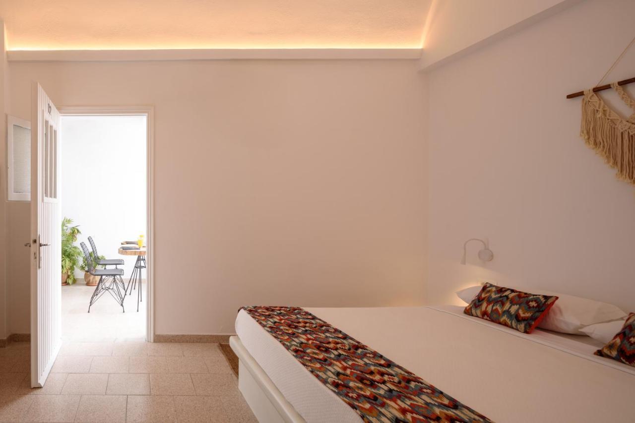 Cal Day Rooms Santorini Perissa  Bagian luar foto