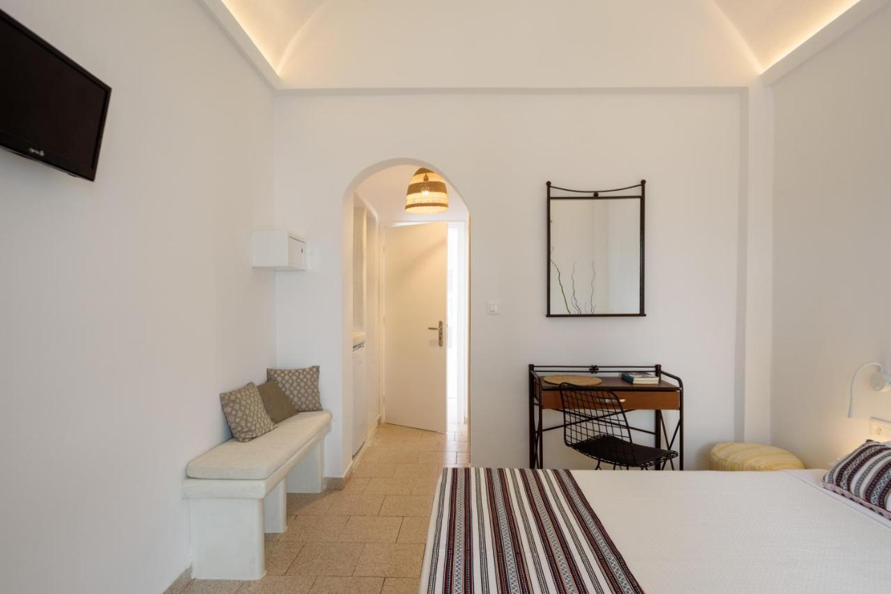 Cal Day Rooms Santorini Perissa  Bagian luar foto