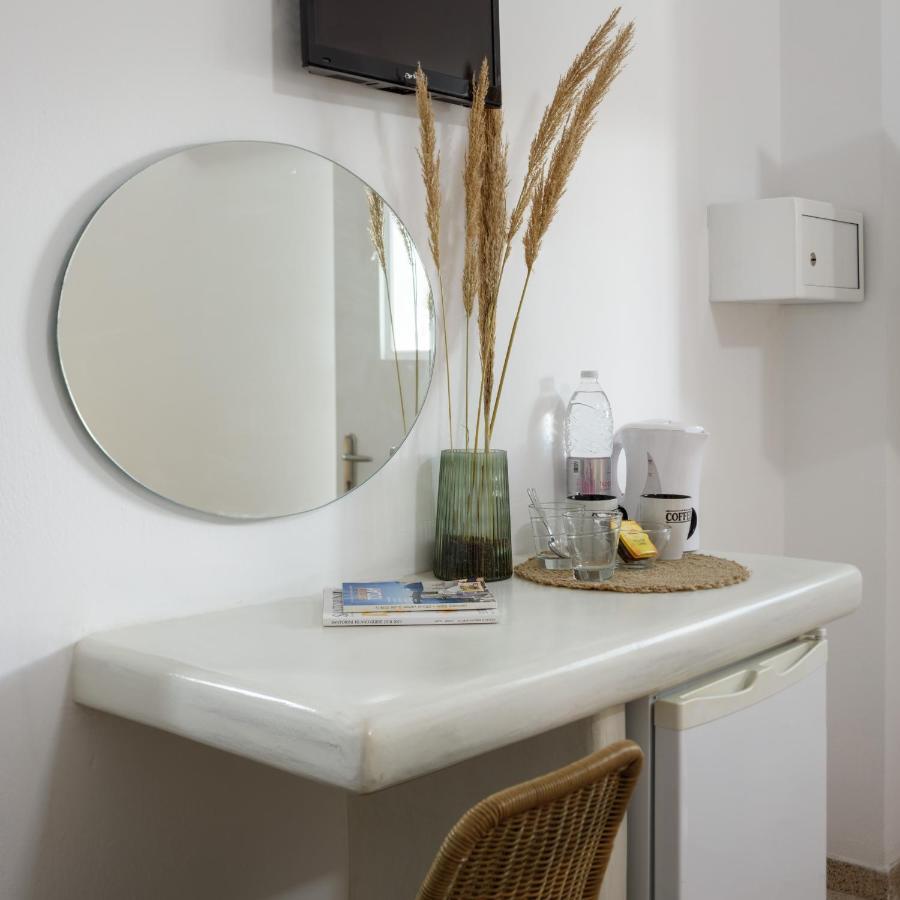 Cal Day Rooms Santorini Perissa  Bagian luar foto