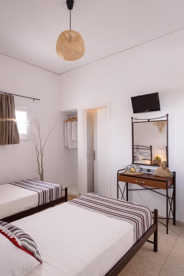 Cal Day Rooms Santorini Perissa  Bagian luar foto