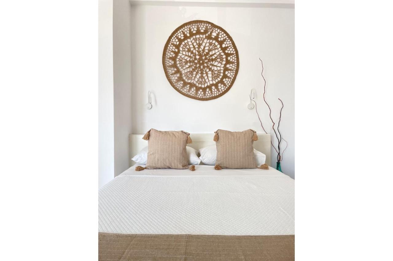 Cal Day Rooms Santorini Perissa  Bagian luar foto
